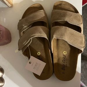 NWT Bio-Gold tan open-toe clog. Never worn! Size 8 (39). Genuine leather.